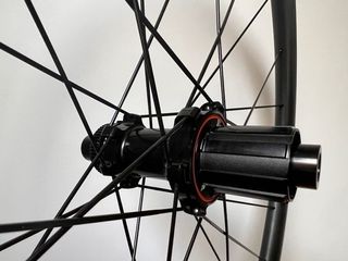 Rueda trasera Center Lock 38mm Carbono NUEVA 839g