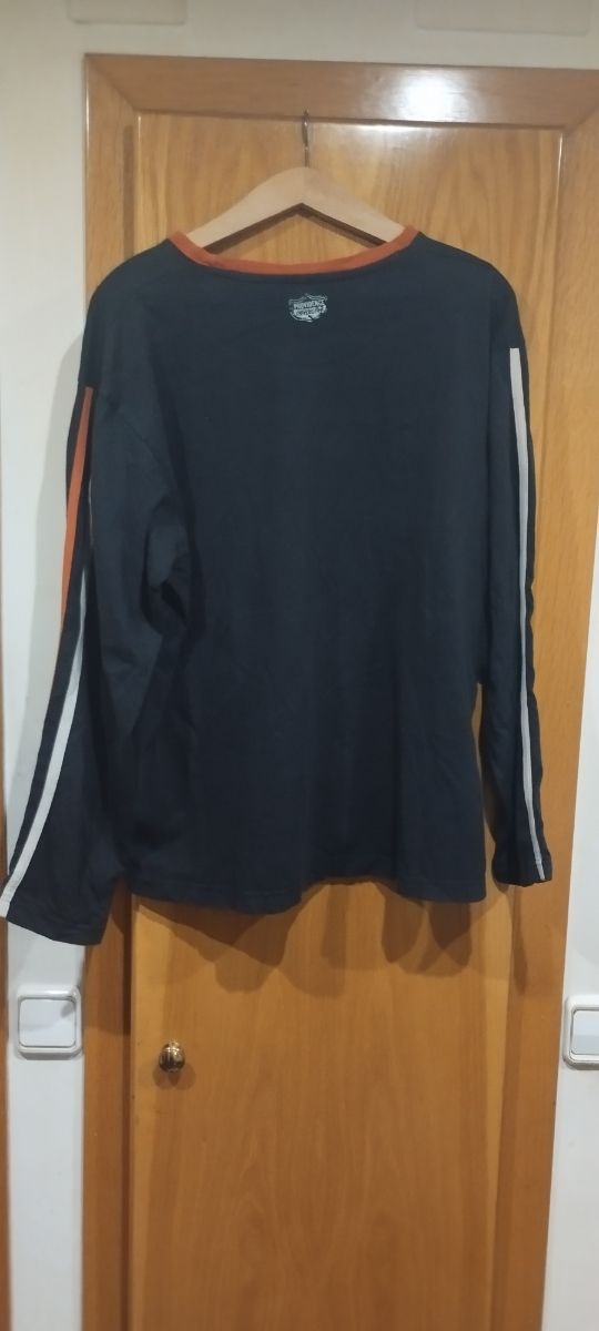 Camiseta manga larga negra estilo collage,con Q25