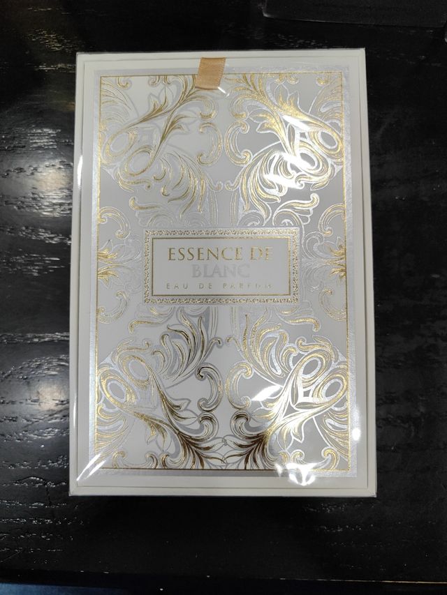 Essence de Blanc Eau de Parfum