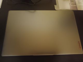 Portátil Lenovo Ideapad 3 151AH8