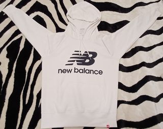 Sudadera New Balance blanca