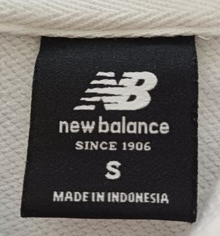 Sudadera New Balance blanca