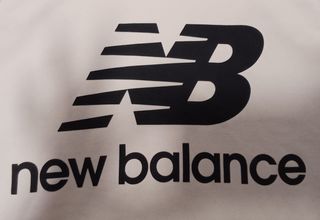 Sudadera New Balance blanca