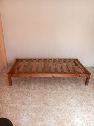 Somier de madera con patas