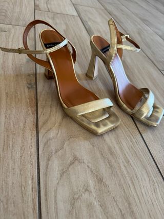 Sandali Ángel Alarcón oro