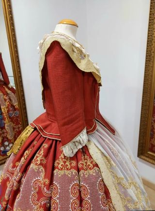 Traje Fallera Granate y Dorado