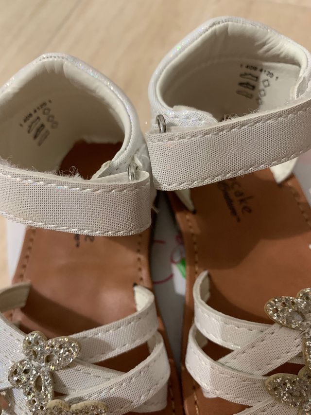 Sandalias Cupcake Couture niña blancas talla 22