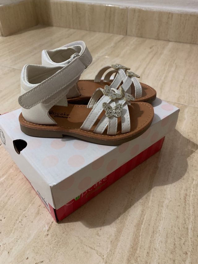 Sandalias Cupcake Couture niña blancas talla 22