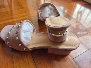 Sandalias Lila con tachuelas. Nuevas.N°39