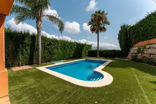Chalet en venta en El Faro de Calaburra - Chaparral en Mijas