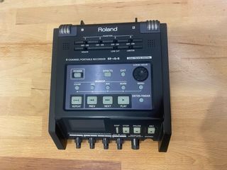 Roland R-44 Grabador Portátil 4 Canales