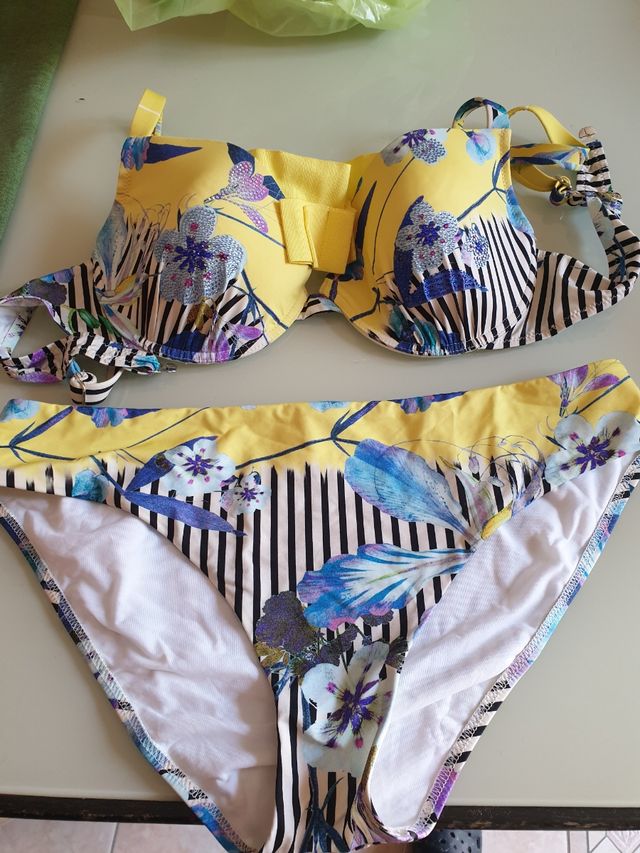 Bikini 2 pezzi floreale giallo