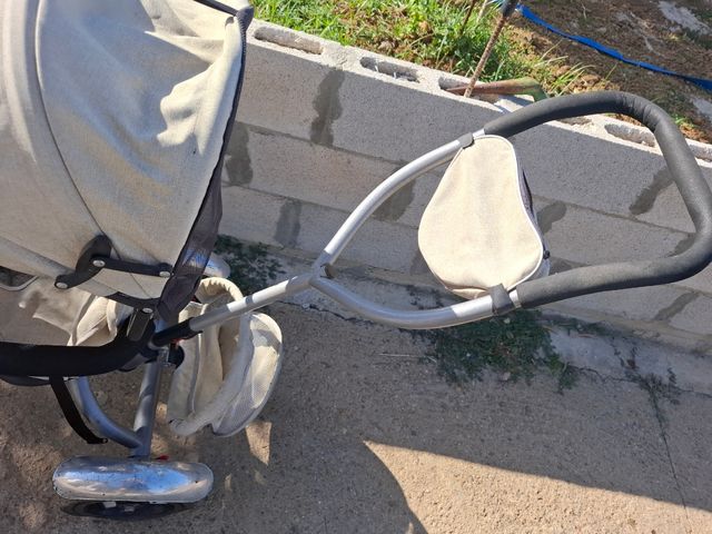 Triciclo gemelar para bebés