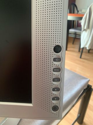 Monitor TFT 15" Airis - Gris