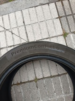 Neumático Continental usado,235/45/18-98Y.




