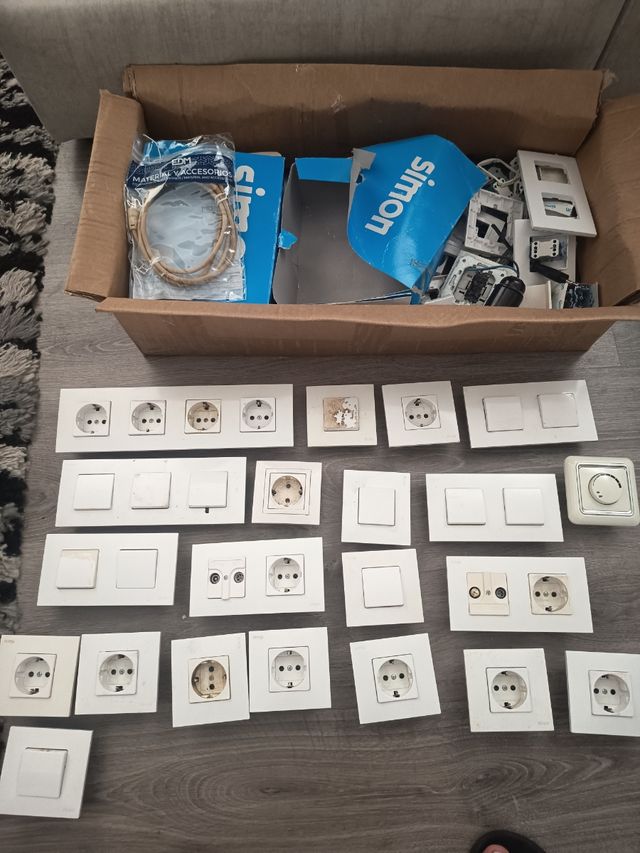 Enchufes Simons - 28 unidades