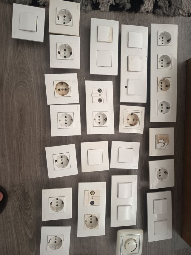 Enchufes Simons - 28 unidades