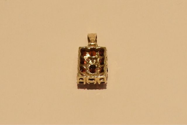 COLGANTE DE ORO 18K/2.2Gr