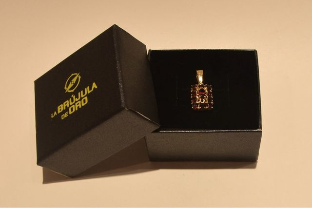 COLGANTE DE ORO 18K/2.2Gr