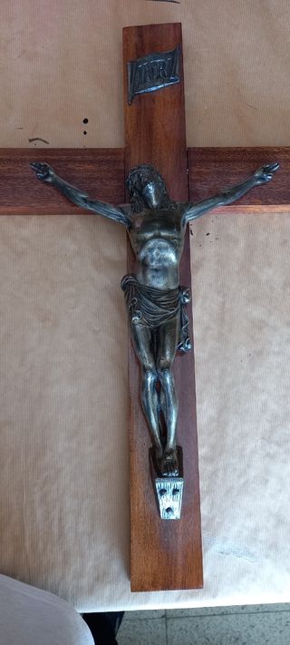Crucifijo antiguo madera