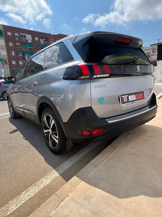 Peugeot 5008 2020