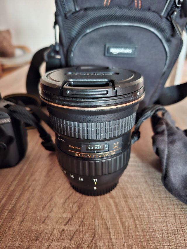 Cámara Nikon D3400 + objetivo Tokina