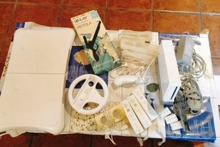 Nintendo Wii blanca + accesorios y juegos.
