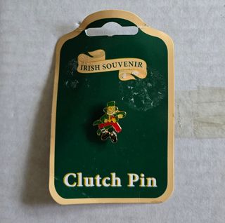 Pin irlandés - Broche Duende