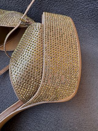 Tacones Mango dorados