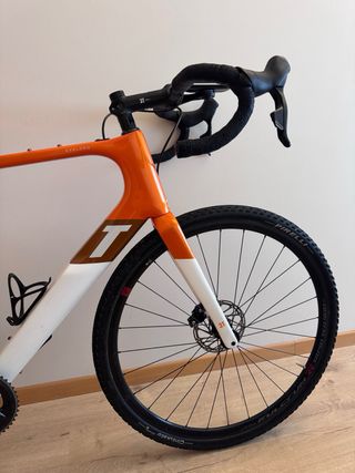 *OPORTUNIDAD* 3T Exploro Racemax AXS 12v 2024 T58