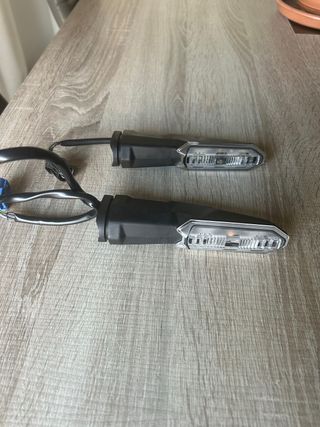 Intermitentes LED Kawasaki originales.