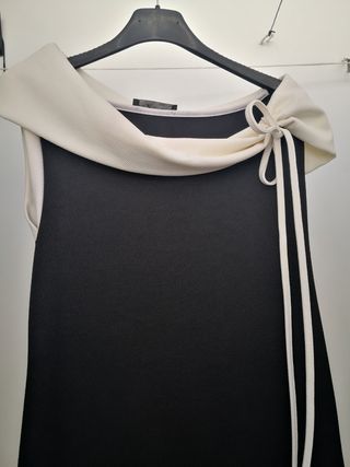 Vestito nero e bianco
