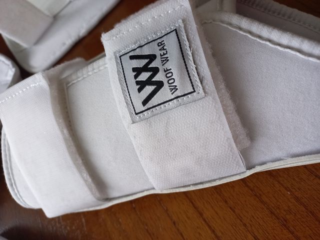 Cuatro Protectores doma M blancos