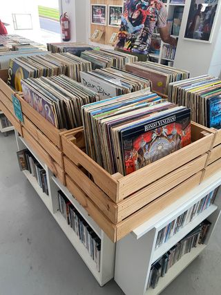 Vinilos entre 3€ y 10€ (+de 3000 Unid.) 