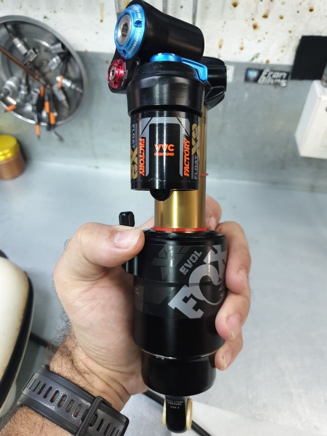 Amort Fox Float X2 VVC 205x65 mantenimiento hecho