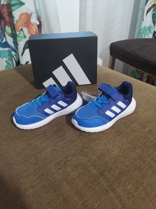Zapatillas Adidas Tensaur niño 26.5