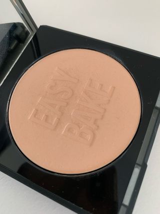 Polvo compacto Huda Easy Bake peach