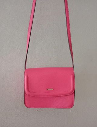 Bolso bandolera rosa Bershka