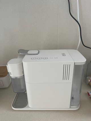 Cafetera Nespresso Lattissima One Blanca