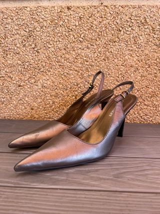 Tacones de sandalia en punta Carolina Boix Plata