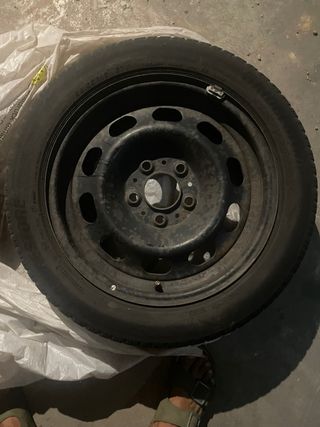 4Llantas acero + neumáticos dunlop 