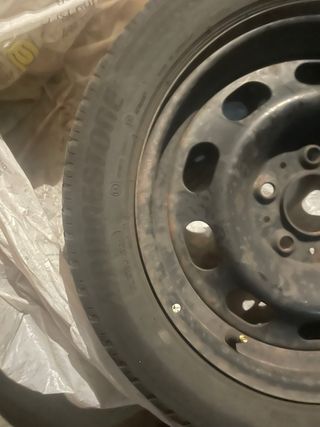 4Llantas acero + neumáticos dunlop 