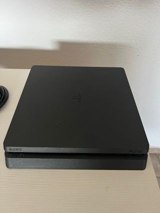 PS4 (PlayStation 4) negra