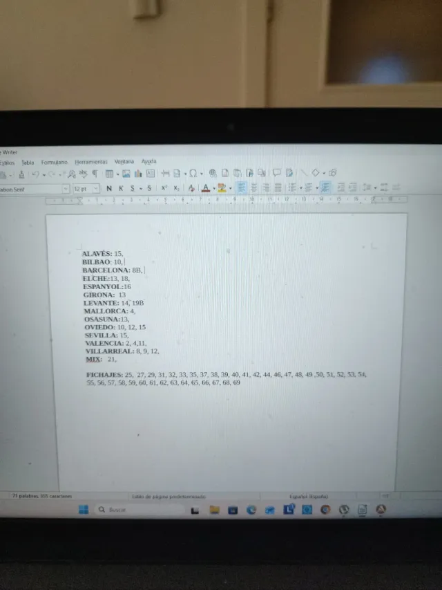 Cromos Panini 25/26 Este. Intercambio o venta