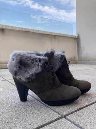 Botines Bugatti de ante gris. Talla 37. Nuevos