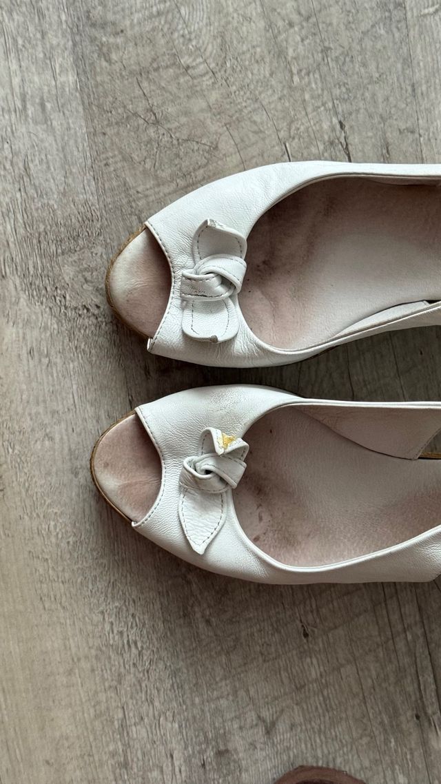 Sandalias blancas-cuña lazo