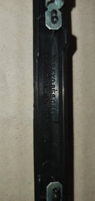 Marco pantalla radio Golf GTI Mk6 5K0858061F