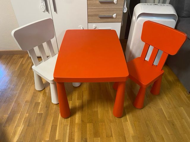 Mesa y sillas Ikea