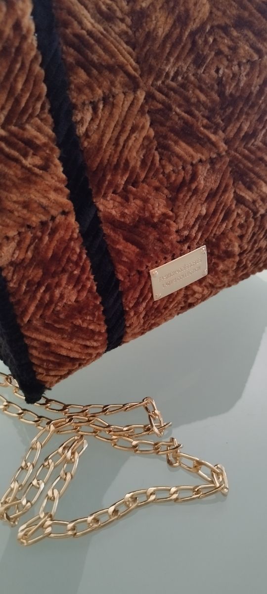 Borsa realizzata a mano velluto marrone