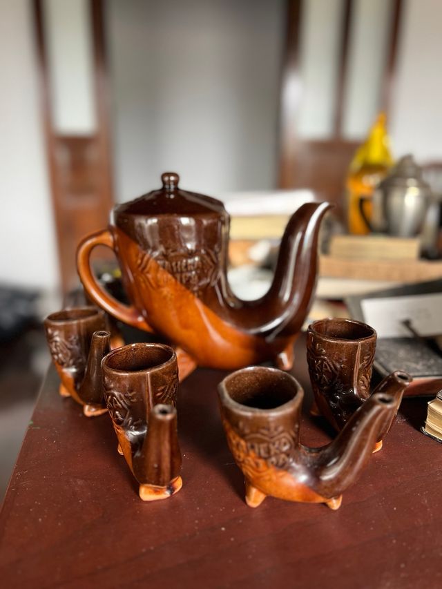 Jarra y tazas licor - cerámica